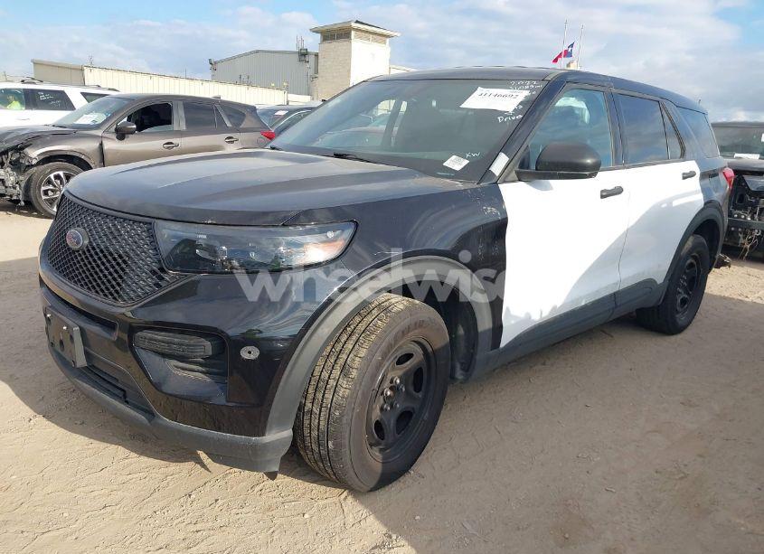 Photo 2 of 2022 Ford Police INTERCEPTOR (VIN 1FM5K8AB3NGC23562)