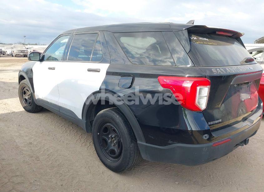 Photo 3 of 2022 Ford Police INTERCEPTOR (VIN 1FM5K8AB3NGC23562)