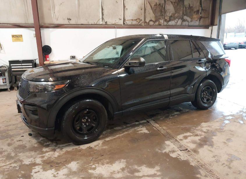 Photo 2 of 2020 Ford Police INTERCEPTOR UTILITY (VIN 1FM5K8AB4LGC01065)