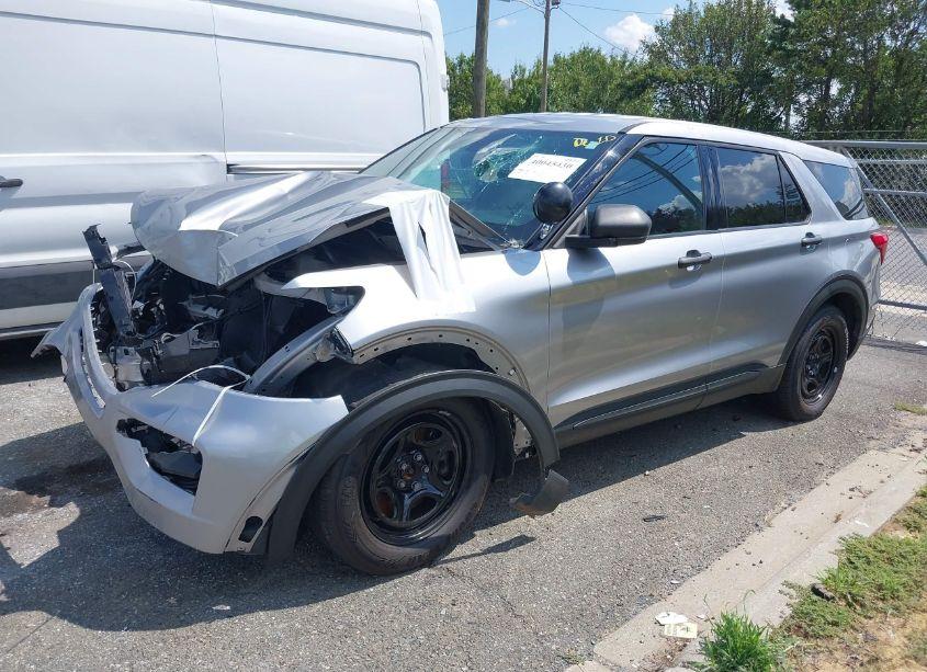 Photo 2 of 2021 Ford Police INTERCEPTOR UTILITY (VIN 1FM5K8AB4MGB24876)