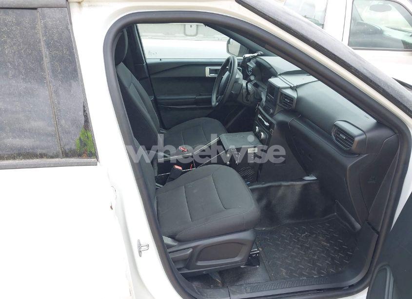 Photo 5 of 2022 Ford Explorer POLICE INTERCEPTOR (VIN 1FM5K8AB4NGA07672)