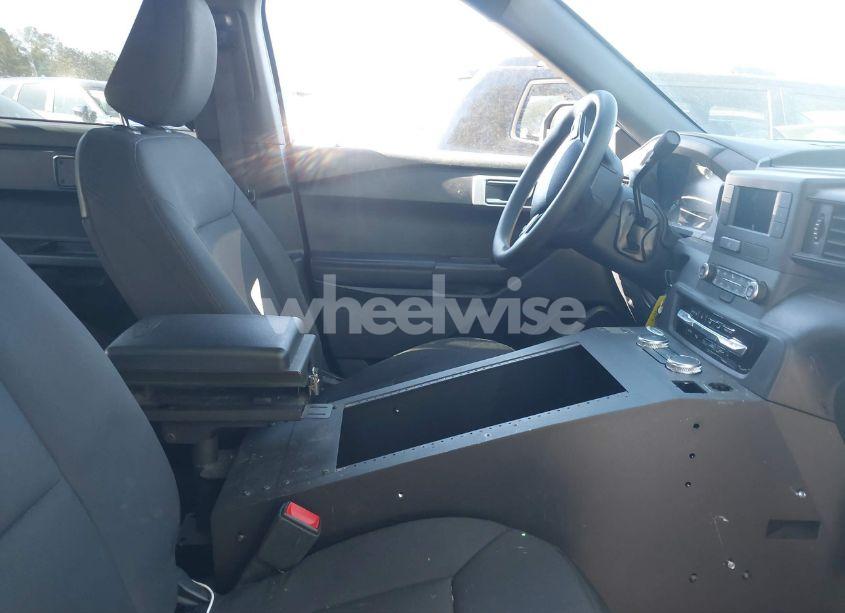 Photo 5 of 2023 Ford Police INTERCEPTOR (VIN 1FM5K8AB4PGA62612)