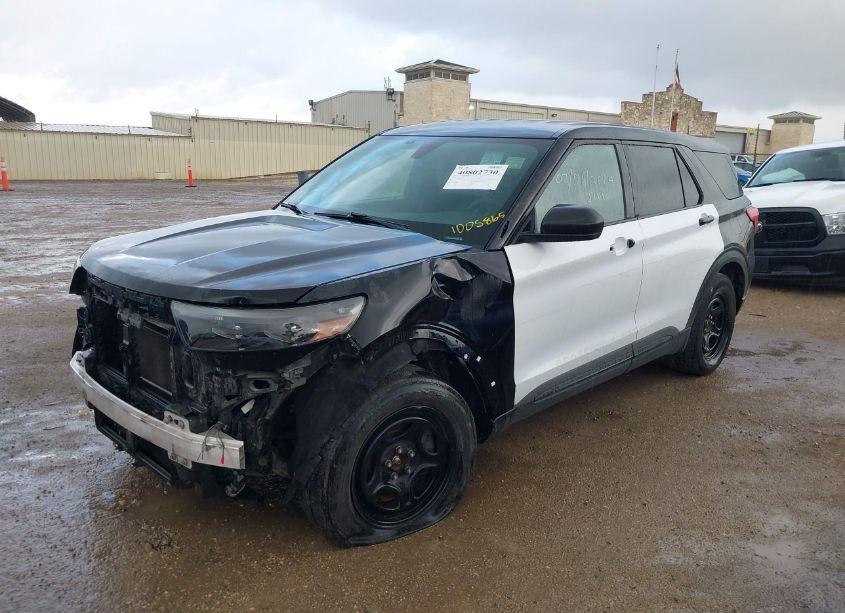 Photo 2 of 2020 Ford Police INTERCEPTOR UTILITY (VIN 1FM5K8AB5LGC94324)