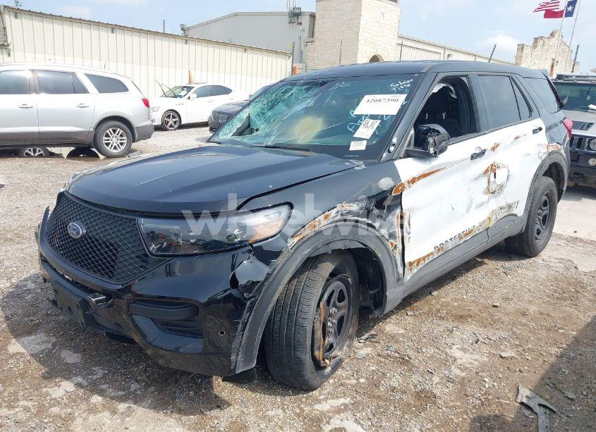 Photo 2 of 2023 Ford Police INTERCEPTOR (VIN 1FM5K8AB5PGC00433)