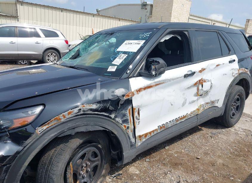 Photo 6 of 2023 Ford Police INTERCEPTOR (VIN 1FM5K8AB5PGC00433)