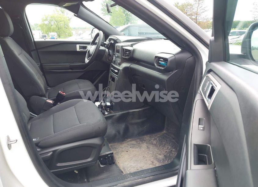 Photo 5 of 2021 Ford Police INTERCEPTOR (VIN 1FM5K8AB6MGB34308)