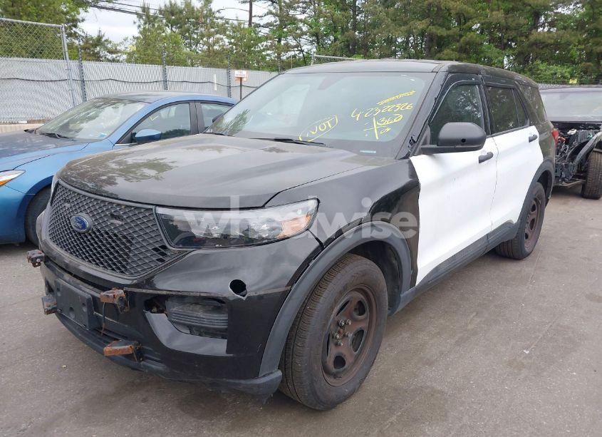 Photo 2 of 2021 Ford Police INTERCEPTOR (VIN 1FM5K8AB7MGA43175)