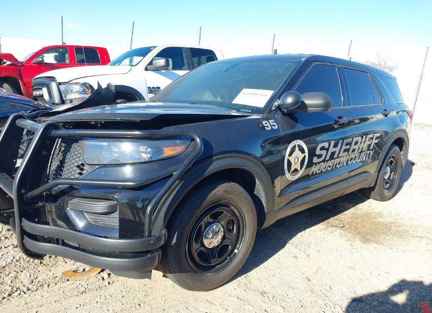 Photo 2 of 2021 Ford Police INTERCEPTOR (VIN 1FM5K8AB7MGC35762)