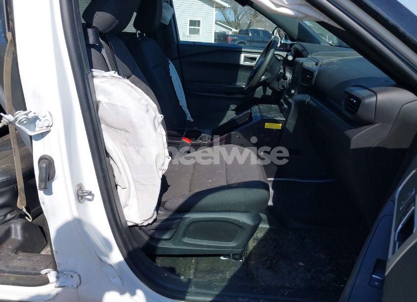 Photo 5 of 2022 Ford Police INTERCEPTOR (VIN 1FM5K8AB7NGB17647)