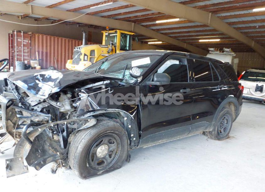 Photo 2 of 2021 Ford Police INTERCEPTOR (VIN 1FM5K8AB8MGB61624)