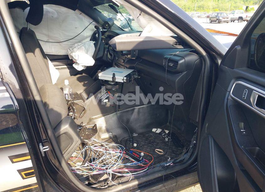 Photo 5 of 2021 Ford Police INTERCEPTOR (VIN 1FM5K8AB8MGB61624)