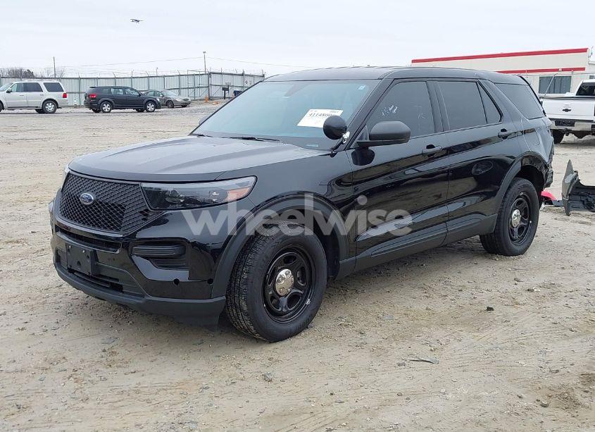 Photo 2 of 2023 Ford Police INTERCEPTOR (VIN 1FM5K8AB8PGA04101)