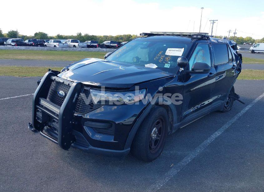 Photo 2 of 2020 Ford Police INTERCEPTOR UTILITY (VIN 1FM5K8ABXLGA72278)