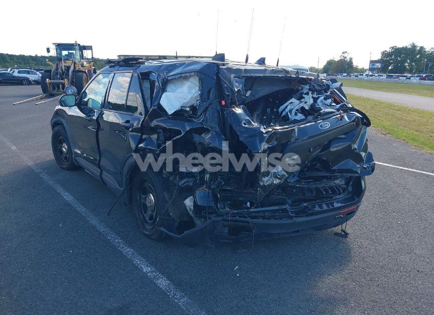 Photo 3 of 2020 Ford Police INTERCEPTOR UTILITY (VIN 1FM5K8ABXLGA72278)