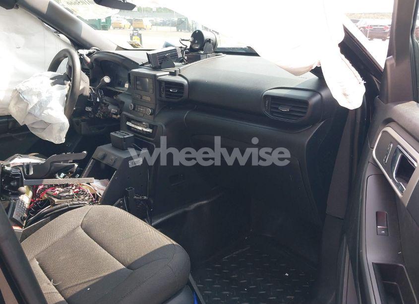 Photo 5 of 2020 Ford Police INTERCEPTOR UTILITY (VIN 1FM5K8ABXLGA72278)