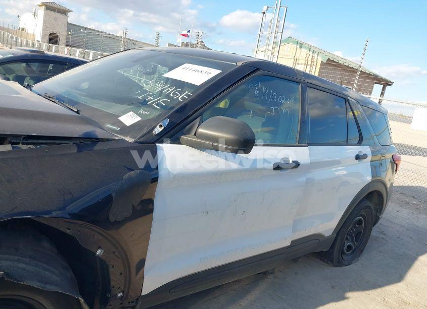 Photo 13 of 2020 Ford Police INTERCEPTOR (VIN 1FM5K8ABXLGC63862)