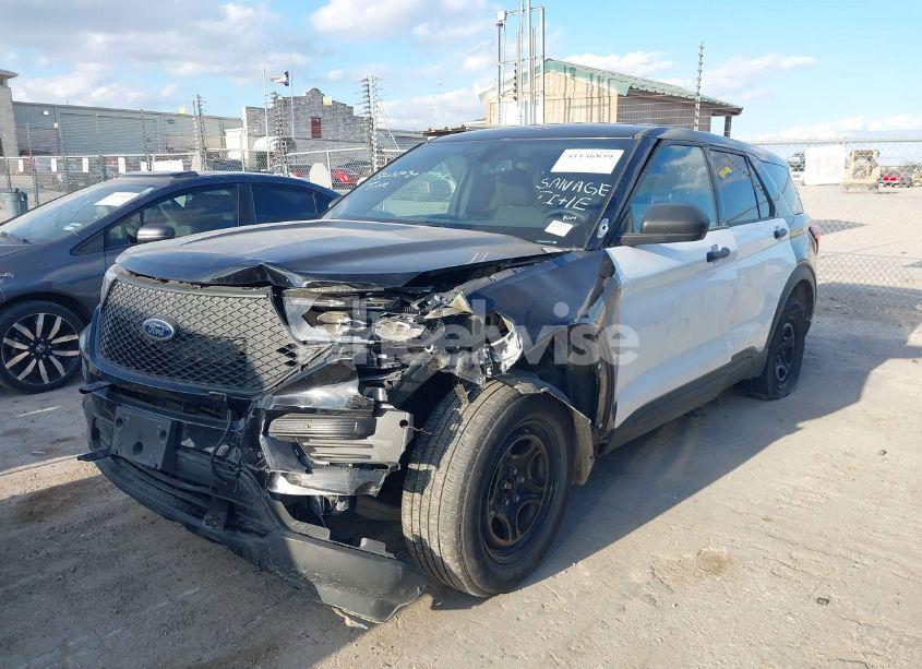 Photo 2 of 2020 Ford Police INTERCEPTOR (VIN 1FM5K8ABXLGC63862)