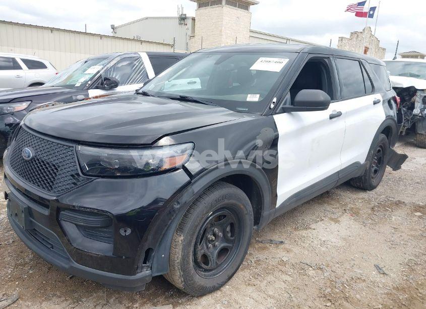 Photo 2 of 2021 Ford Police INTERCEPTOR (VIN 1FM5K8ABXMGA46944)