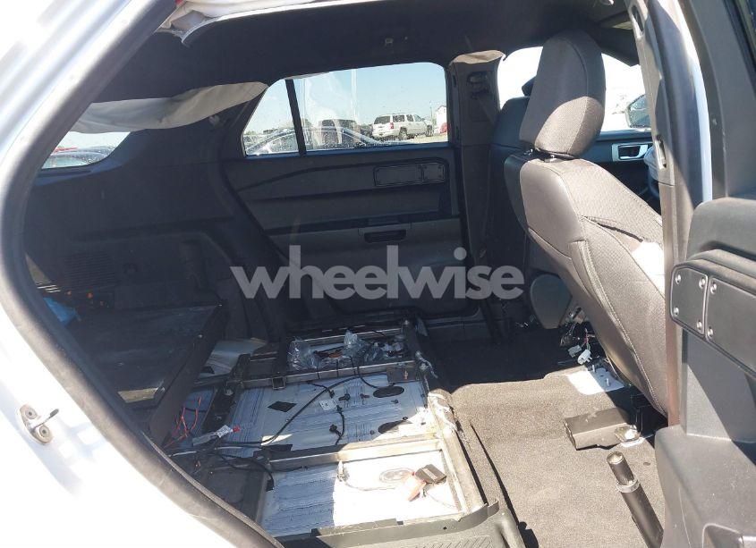 Photo 8 of 2023 Ford Police INTERCEPTOR (VIN 1FM5K8ABXPGB83967)