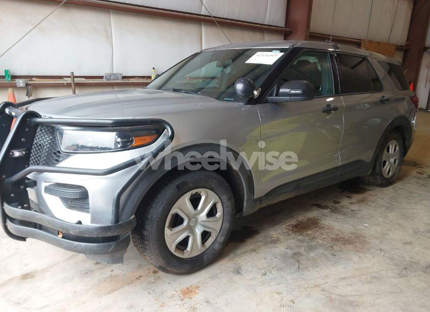 Photo 2 of 2020 Ford Police INTERCEPTOR (VIN 1FM5K8AC0LGB86329)