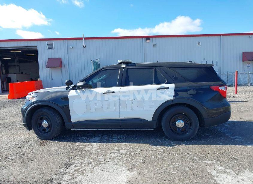 Photo 14 of 2021 Ford Police INTERCEPTOR (VIN 1FM5K8AC3MNA04555)