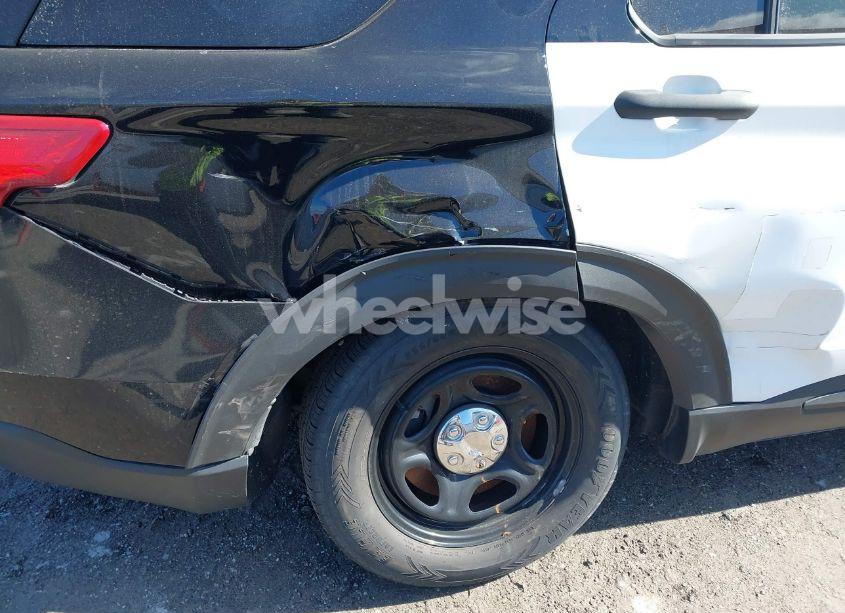 Photo 6 of 2021 Ford Police INTERCEPTOR (VIN 1FM5K8AC3MNA04555)