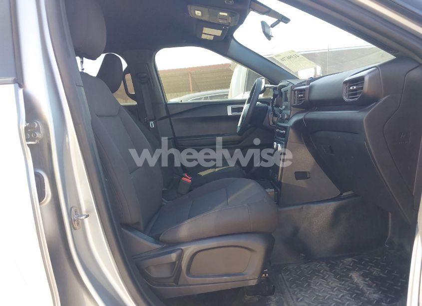 Photo 5 of 2022 Ford Police INTERCEPTOR (VIN 1FM5K8AC8NGB75288)