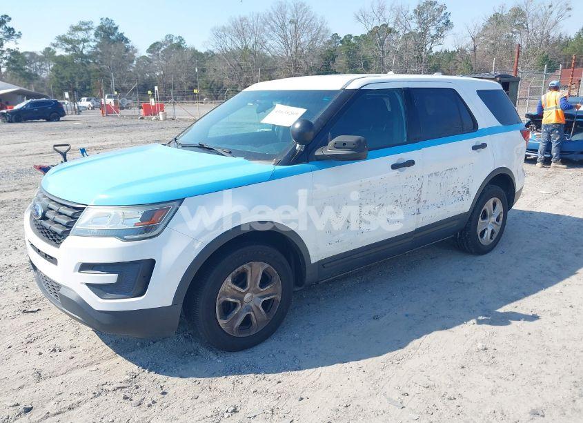 Photo 2 of 2017 Ford Police INTERCEPTOR (VIN 1FM5K8AR0HGB47428)