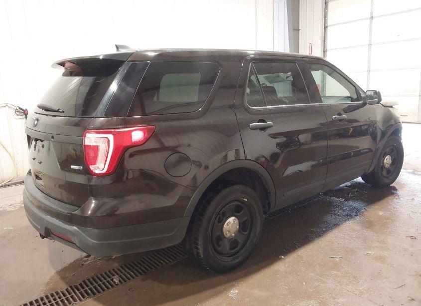 Photo 4 of 2018 Ford Police INTERCEPTOR UTILITY (VIN 1FM5K8AR0JGB46849)