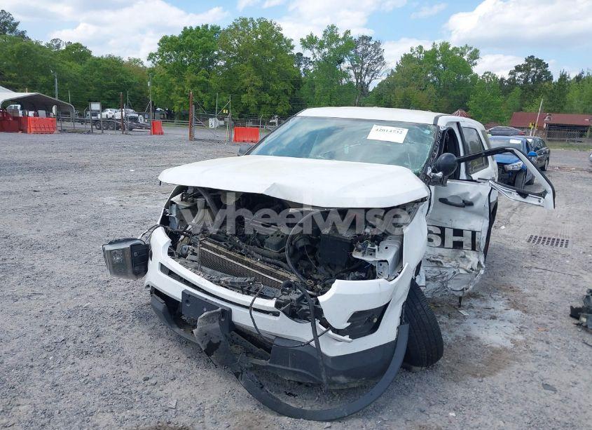 Photo 2 of 2019 Ford Police INTERCEPTOR (VIN 1FM5K8AR0KGB28076)