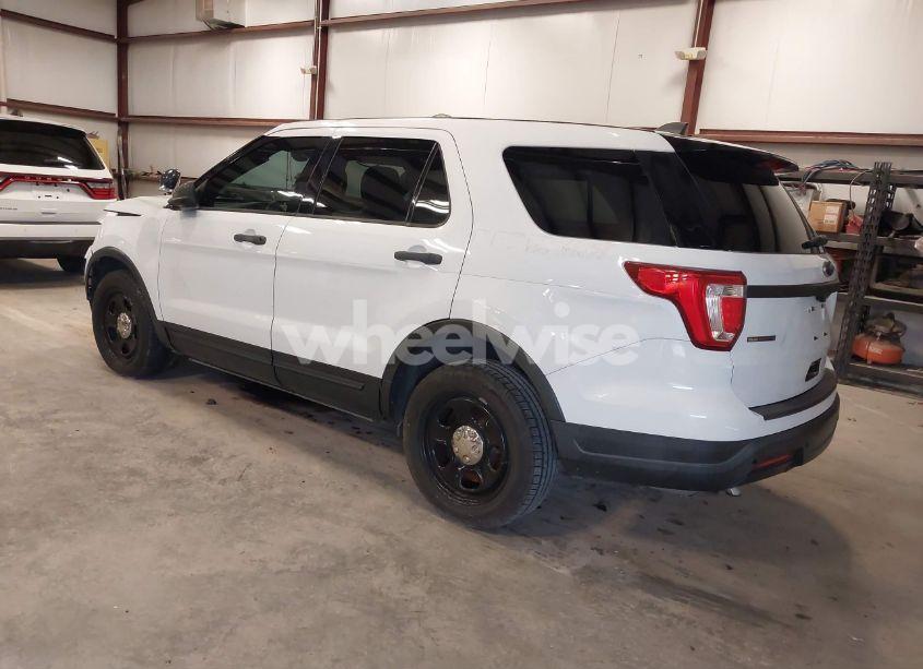 Photo 3 of 2019 Ford Police INTERCEPTOR UTILITY (VIN 1FM5K8AR0KGB43953)