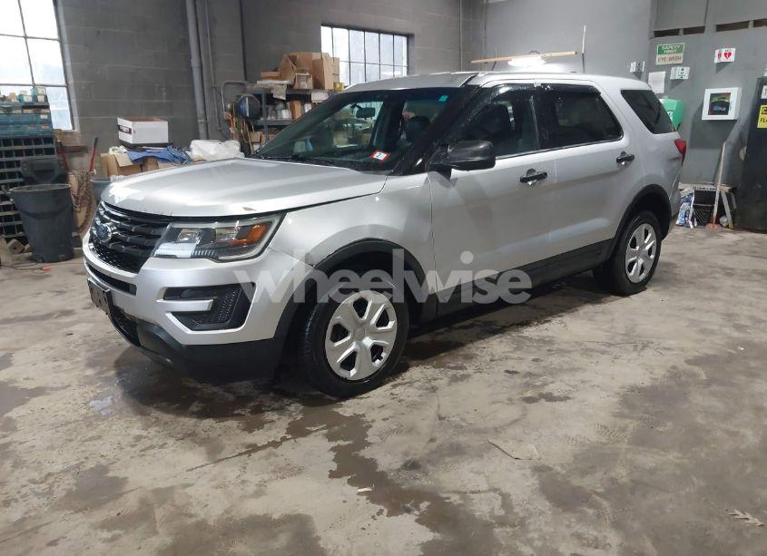 Photo 2 of 2016 Ford Police INTERCEPTOR (VIN 1FM5K8AR1GGC67415)