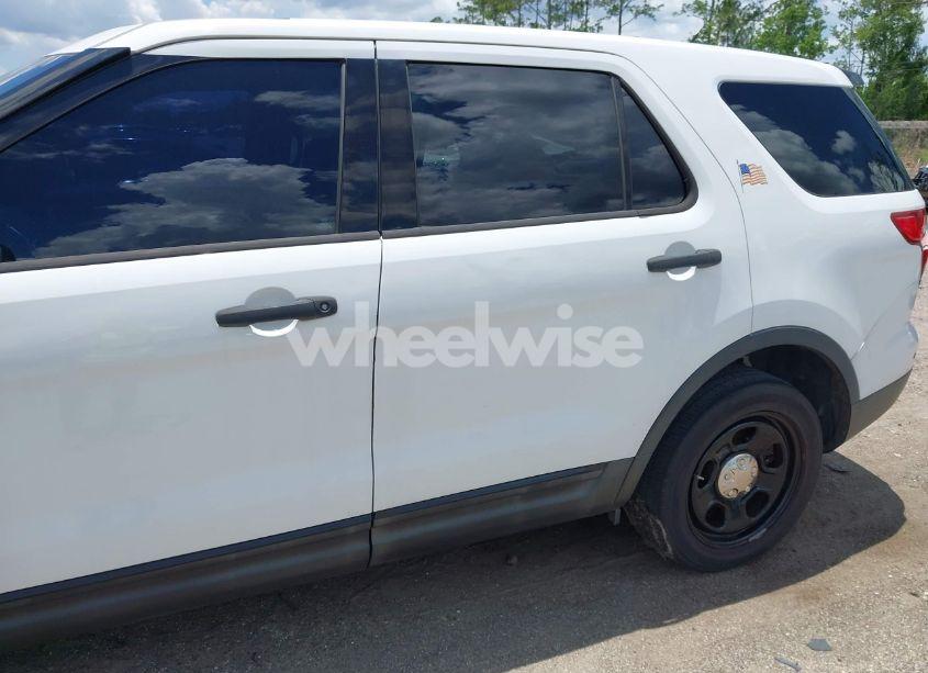 Photo 6 of 2015 Ford Police INTERCEPTOR (VIN 1FM5K8AR2FGB03508)