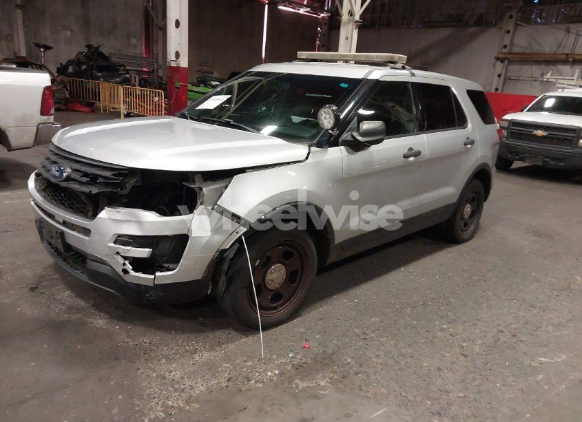 Photo 2 of 2016 Ford Police INTERCEPTOR (VIN 1FM5K8AR2GGC06039)