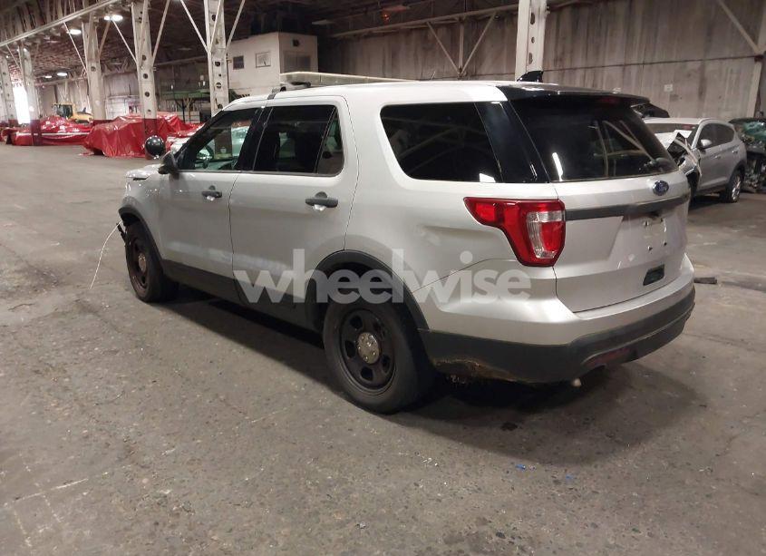 Photo 3 of 2016 Ford Police INTERCEPTOR (VIN 1FM5K8AR2GGC06039)