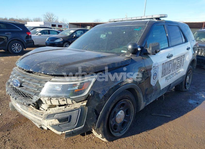 Photo 2 of 2017 Ford Police INTERCEPTOR (VIN 1FM5K8AR2HGA36640)