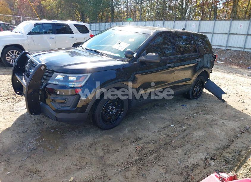 Photo 2 of 2018 Ford Police INTERCEPTOR UTILITY (VIN 1FM5K8AR2JGA72723)