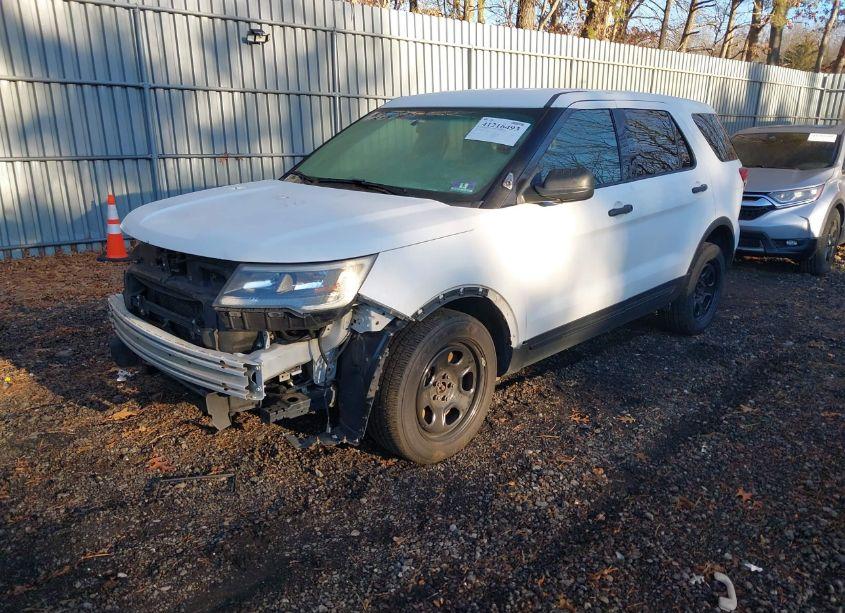 Photo 2 of 2017 Ford Utility POLICE INTERCEPTOR (VIN 1FM5K8AR3HGA62986)