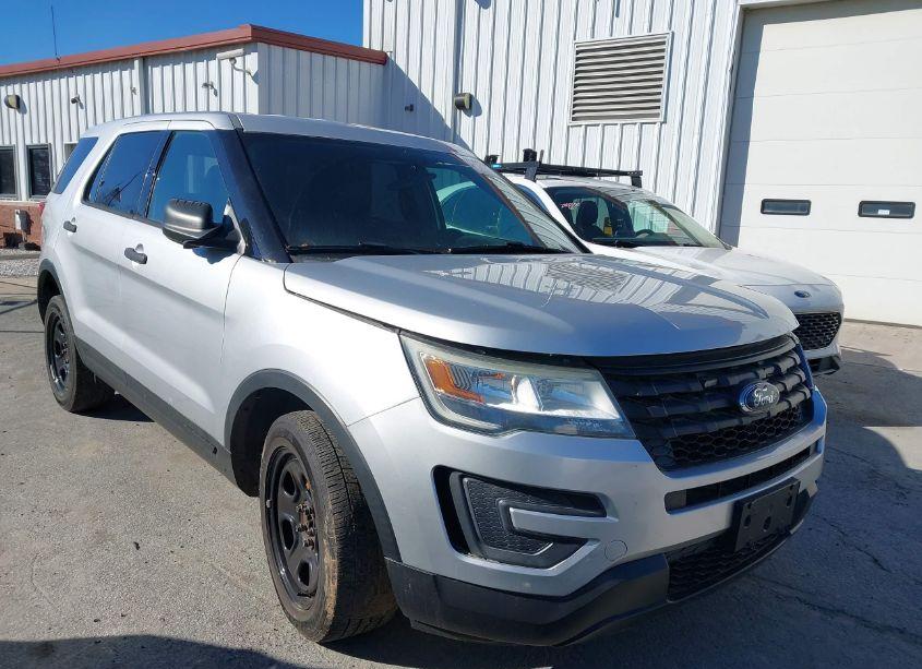 2017 Ford Utility POLICE INTERCEPTOR (VIN 1FM5K8AR3HGC56563) main photo