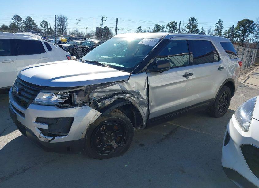 Photo 2 of 2017 Ford Utility POLICE INTERCEPTOR (VIN 1FM5K8AR3HGC56563)