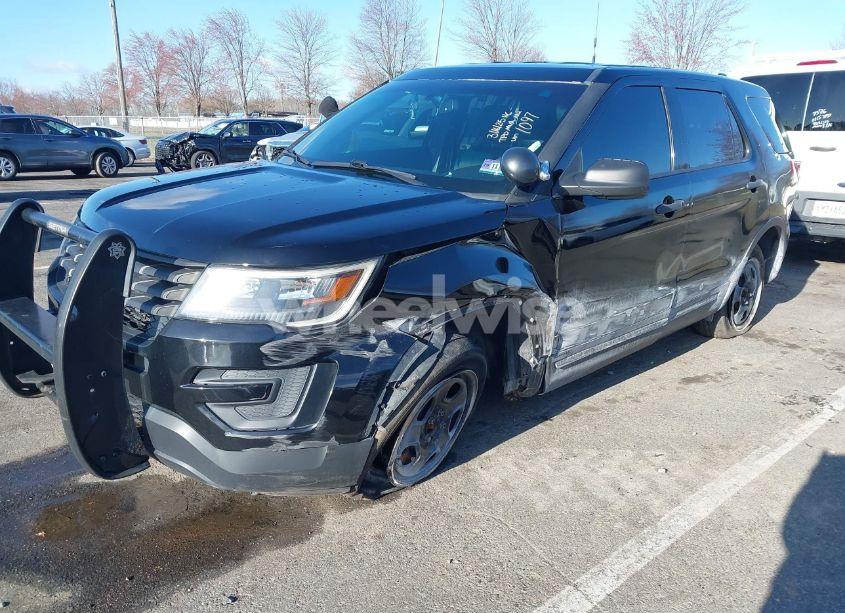 Photo 2 of 2017 Ford Police INTERCEPTOR (VIN 1FM5K8AR3HGE01097)