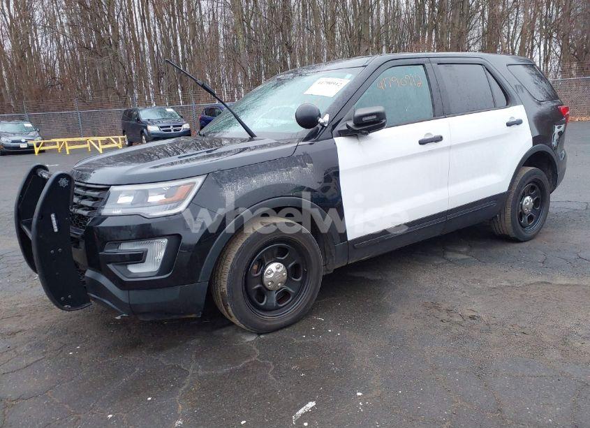 Photo 2 of 2017 Ford Police INTERCEPTOR (VIN 1FM5K8AR3HGE01634)