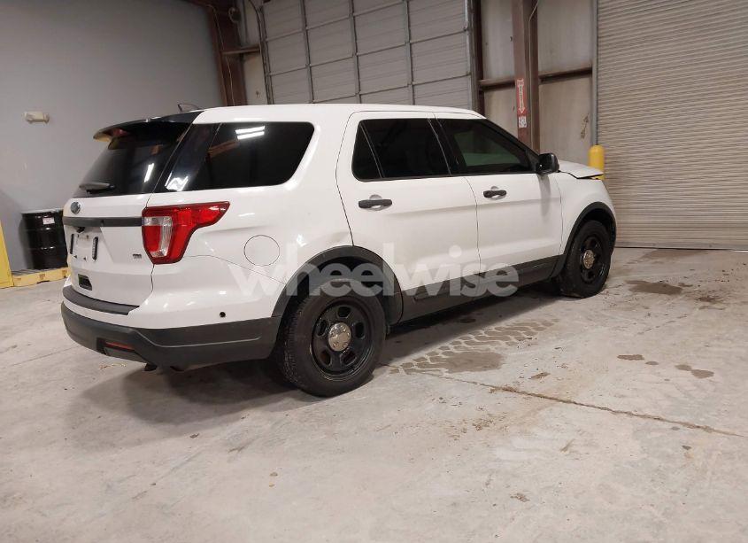 Photo 4 of 2018 Ford Police INTERCEPTOR (VIN 1FM5K8AR3JGA27015)