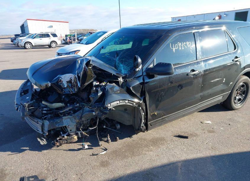 Photo 2 of 2016 Ford Utility POLICE INTERCEPTOR (VIN 1FM5K8AR4GGA72103)