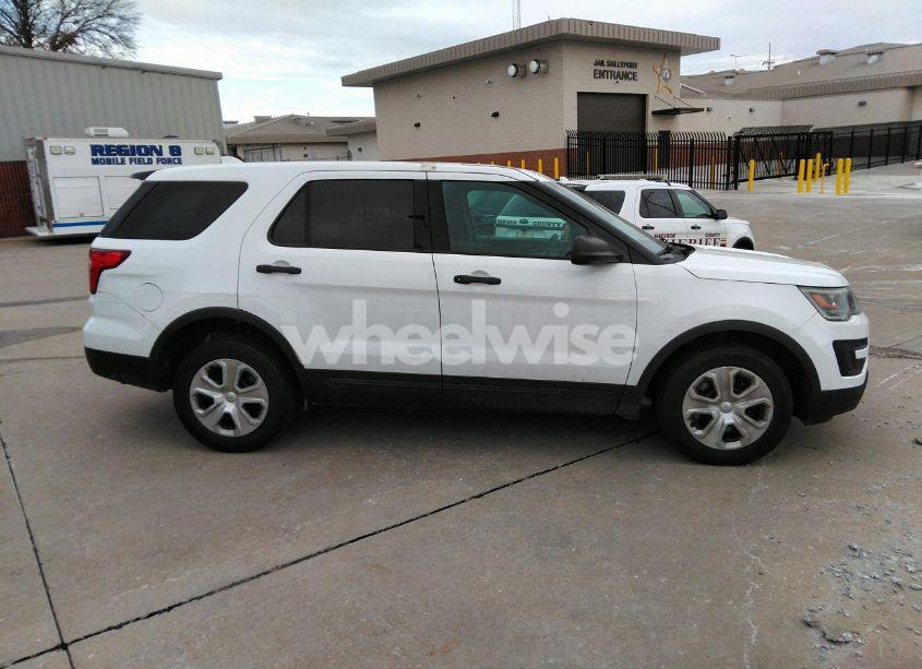 Photo 13 of 2017 Ford Explorer POLICE INTERCEPTOR (VIN 1FM5K8AR4HGD25759)