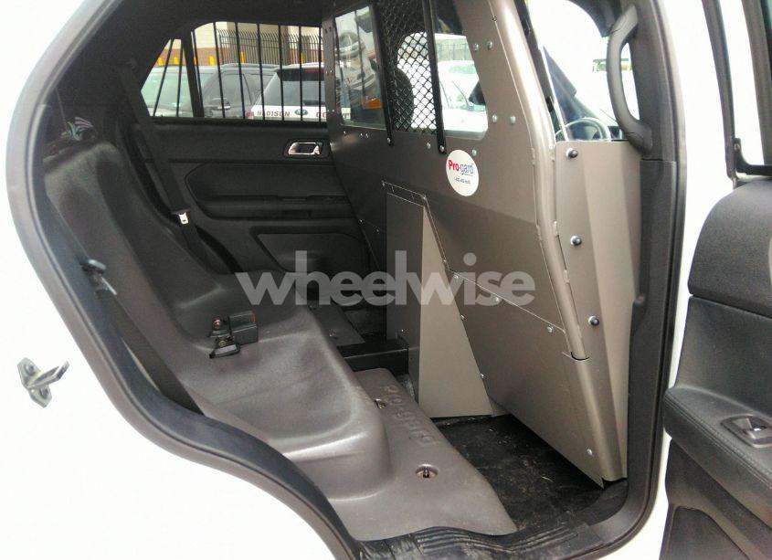 Photo 8 of 2017 Ford Explorer POLICE INTERCEPTOR (VIN 1FM5K8AR4HGD25759)