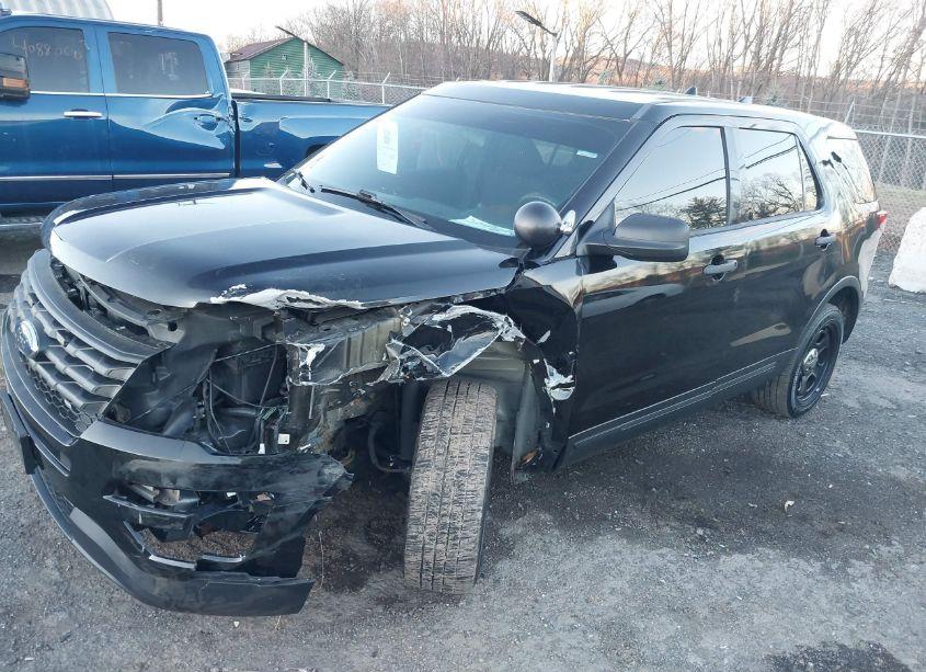 Photo 2 of 2018 Ford Police INTERCEPTOR UTILITY (VIN 1FM5K8AR4JGB00246)