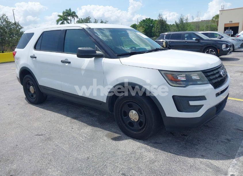 2017 Ford Police INTERCEPTOR (VIN 1FM5K8AR5HGA35899) main photo