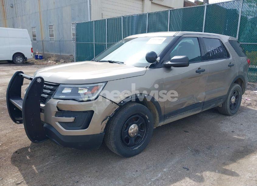 Photo 2 of 2017 Ford Police INTERCEPTOR (VIN 1FM5K8AR5HGA44070)