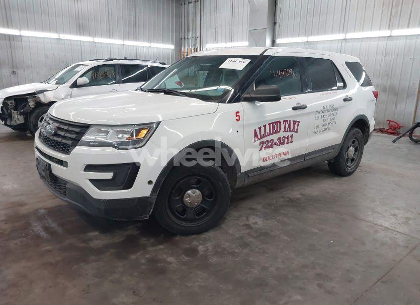 Photo 2 of 2016 Ford Police INTERCEPTOR (VIN 1FM5K8AR6GGB89648)